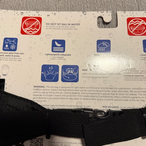 Geckobrands Waterproof Lightweight Dry Waist Pack in Black - Picture 5 of 6